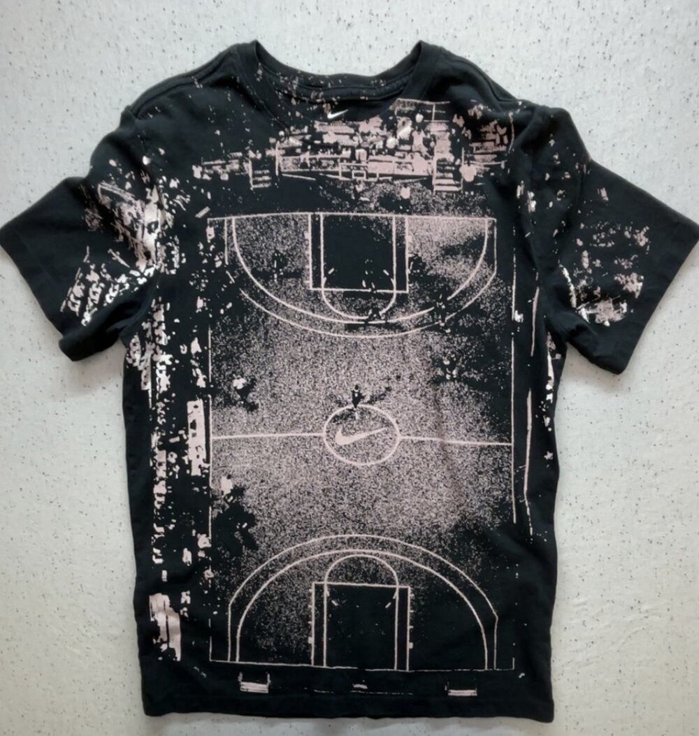 Nike The Nike Tee Men’s Medium M Basketball Court Graphic Print T-Shirt Cotton